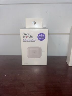 deal worthy Earbud Case Cover for AirPods Pro - white